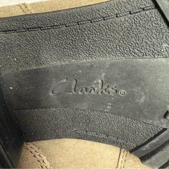 Clarks size 9 Women's Tan Lace-Up Ankle Boots EUC - Picture 5 of 9